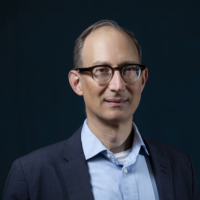 テヴィ・トロイ